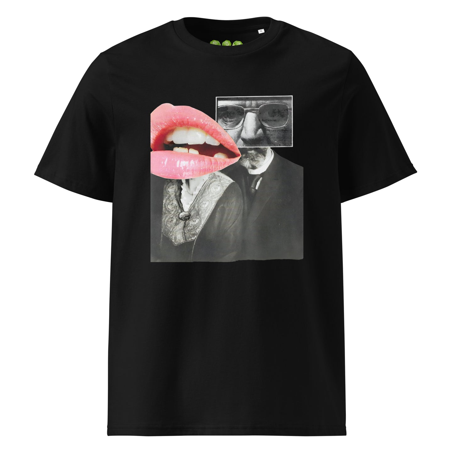 Black unisex organic t-shirt with the Sunset Kiss collar artwork by artist Ash Long. Drop Nº5 in the collab ArtTeeShow + Ash Long.